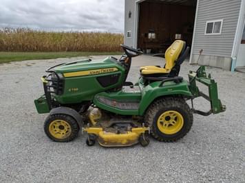 Main image John Deere X738