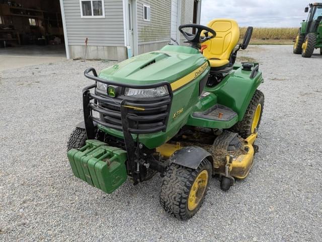 Image of John Deere X738 equipment image 1