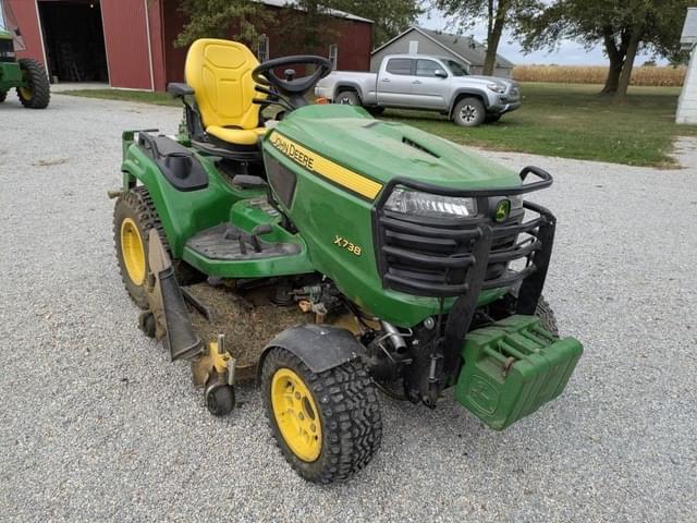 Image of John Deere X738 equipment image 3