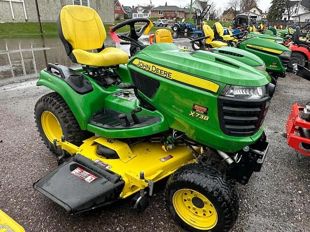 Image of John Deere X738 equipment image 3