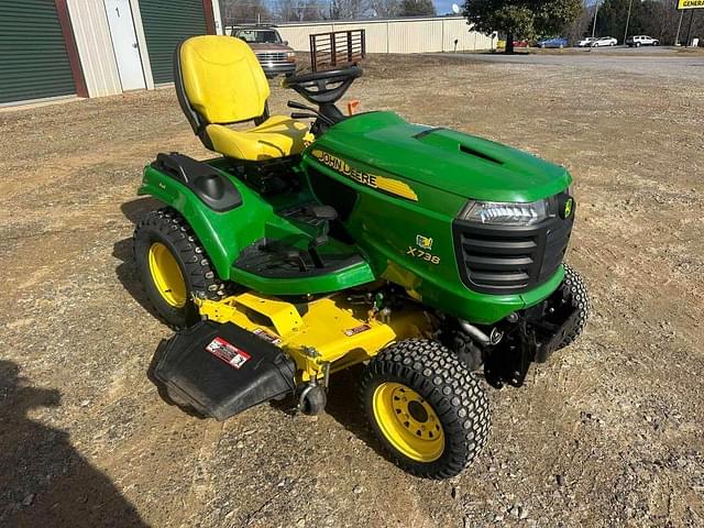 Image of John Deere X738 equipment image 1