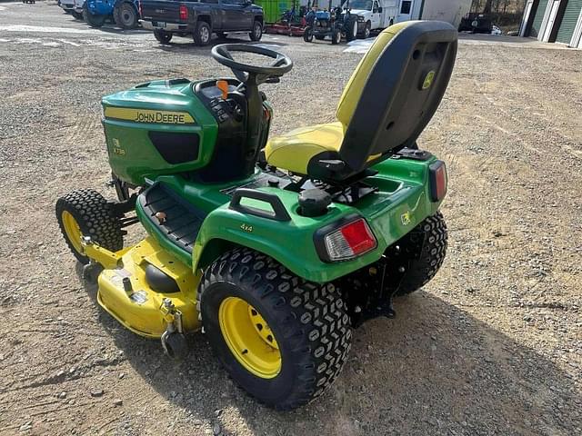 Image of John Deere X738 equipment image 3