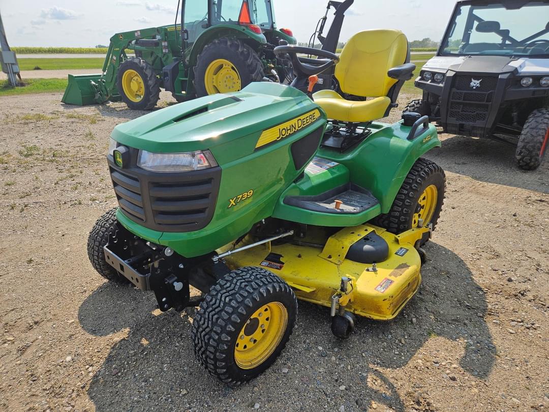 Image of John Deere X739 Primary image