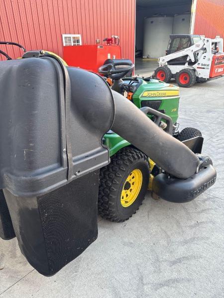 Image of John Deere X739 equipment image 4