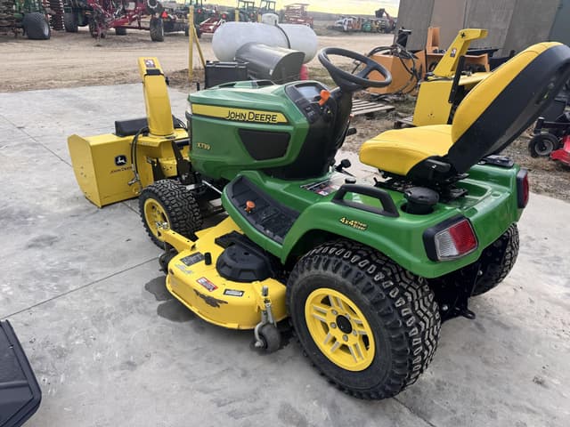 Image of John Deere X739 equipment image 1