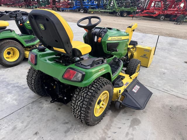 Image of John Deere X739 equipment image 2