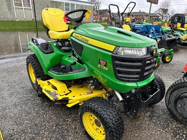 Image of John Deere X739 equipment image 3