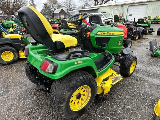 Image of John Deere X739 equipment image 2