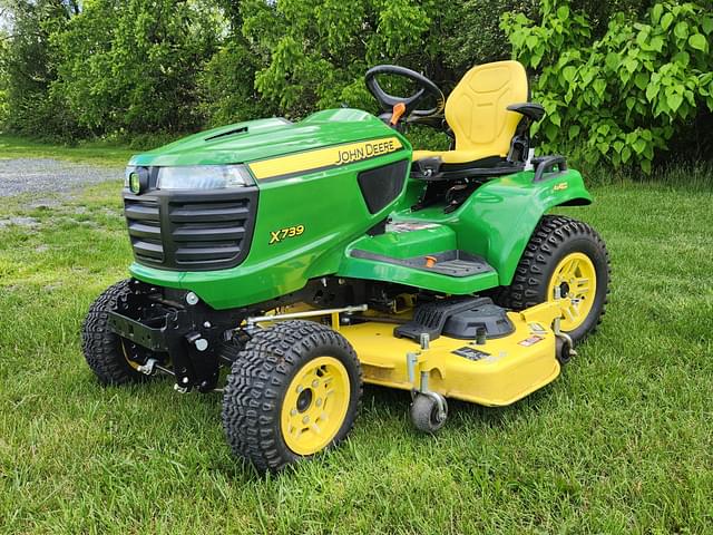 Image of John Deere X739 equipment image 1