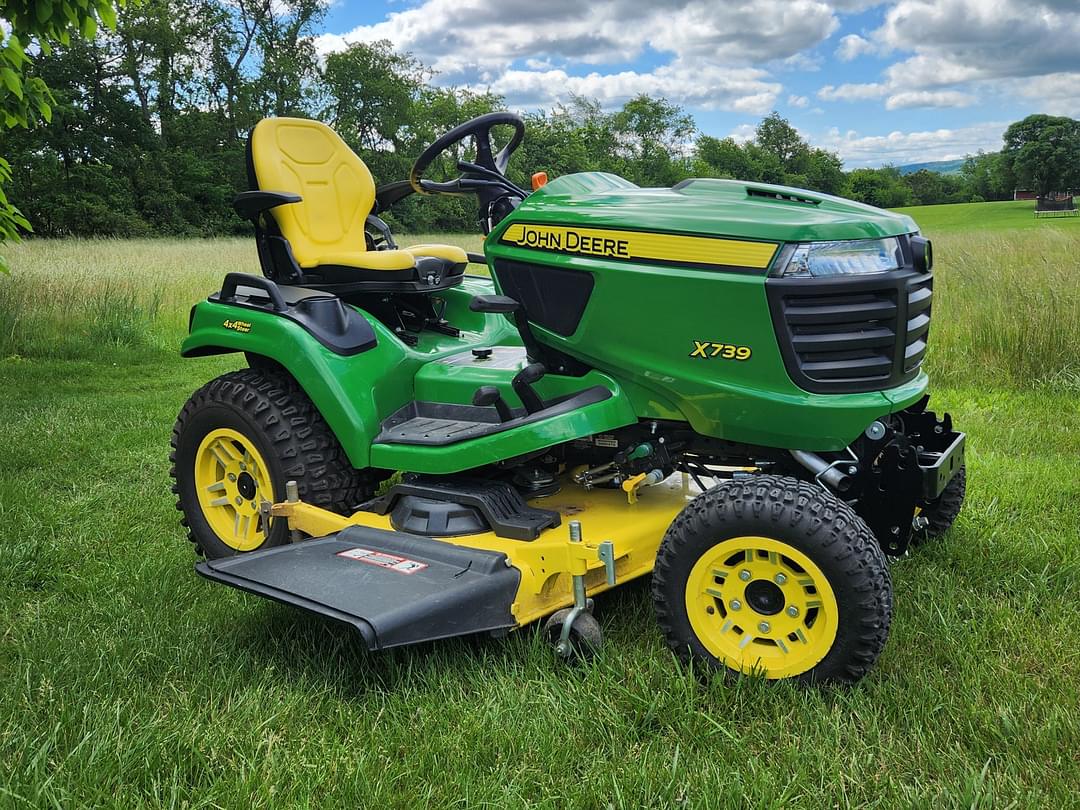 Image of John Deere X739 Primary image