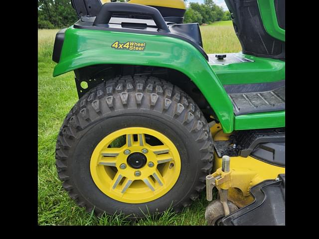 Image of John Deere X739 equipment image 4