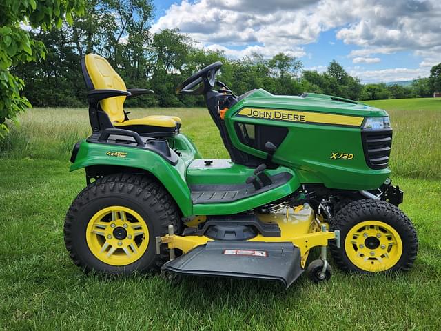 Image of John Deere X739 equipment image 2