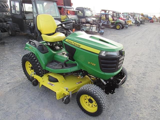 Image of John Deere X739 equipment image 3