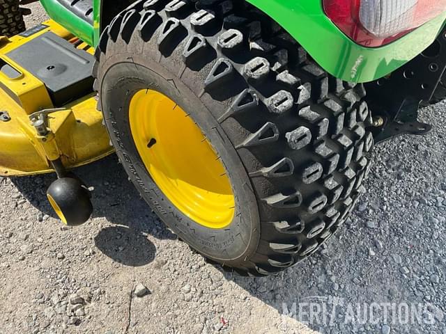 Image of John Deere X748 equipment image 4