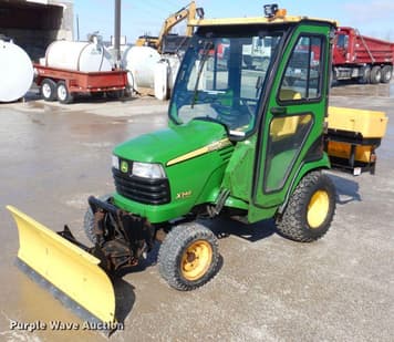 Main image John Deere X748