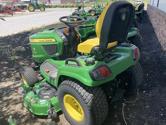 Image of John Deere X750 equipment image 1