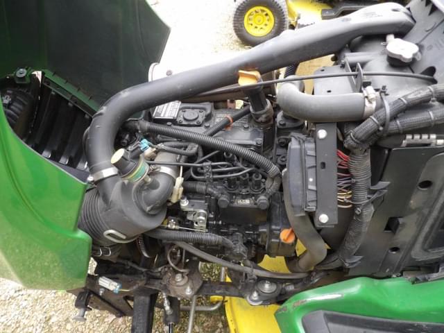 Image of John Deere X750 equipment image 2
