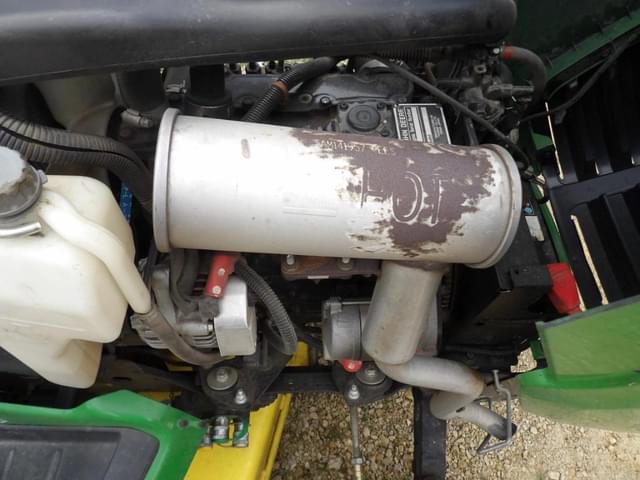 Image of John Deere X750 equipment image 2