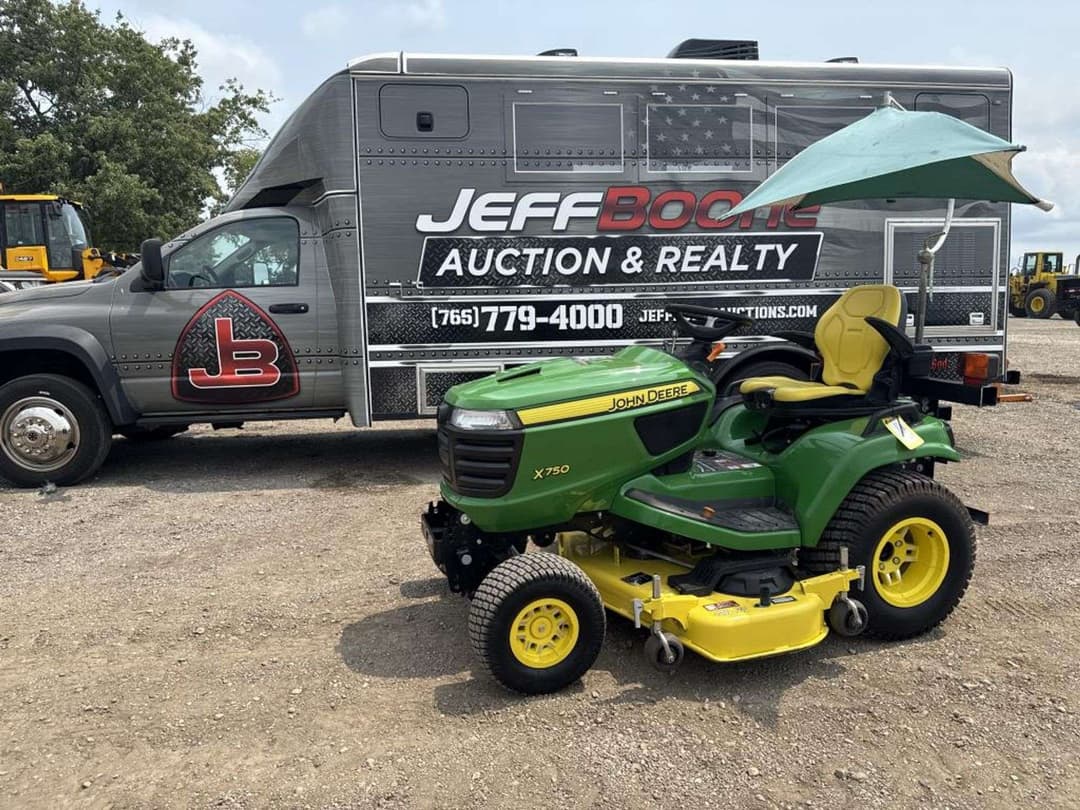 Image of John Deere X750 Primary image