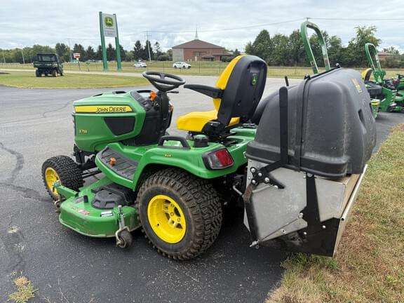 Image of John Deere X758 equipment image 1