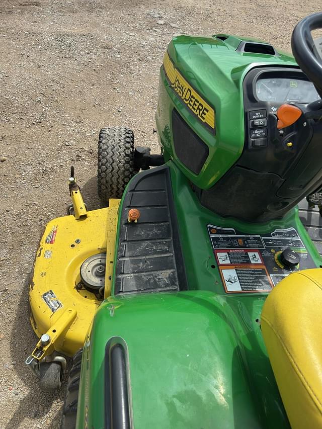Image of John Deere X758 equipment image 4