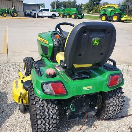 Image of John Deere X758 equipment image 3