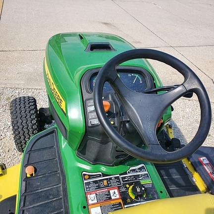 Image of John Deere X758 equipment image 4