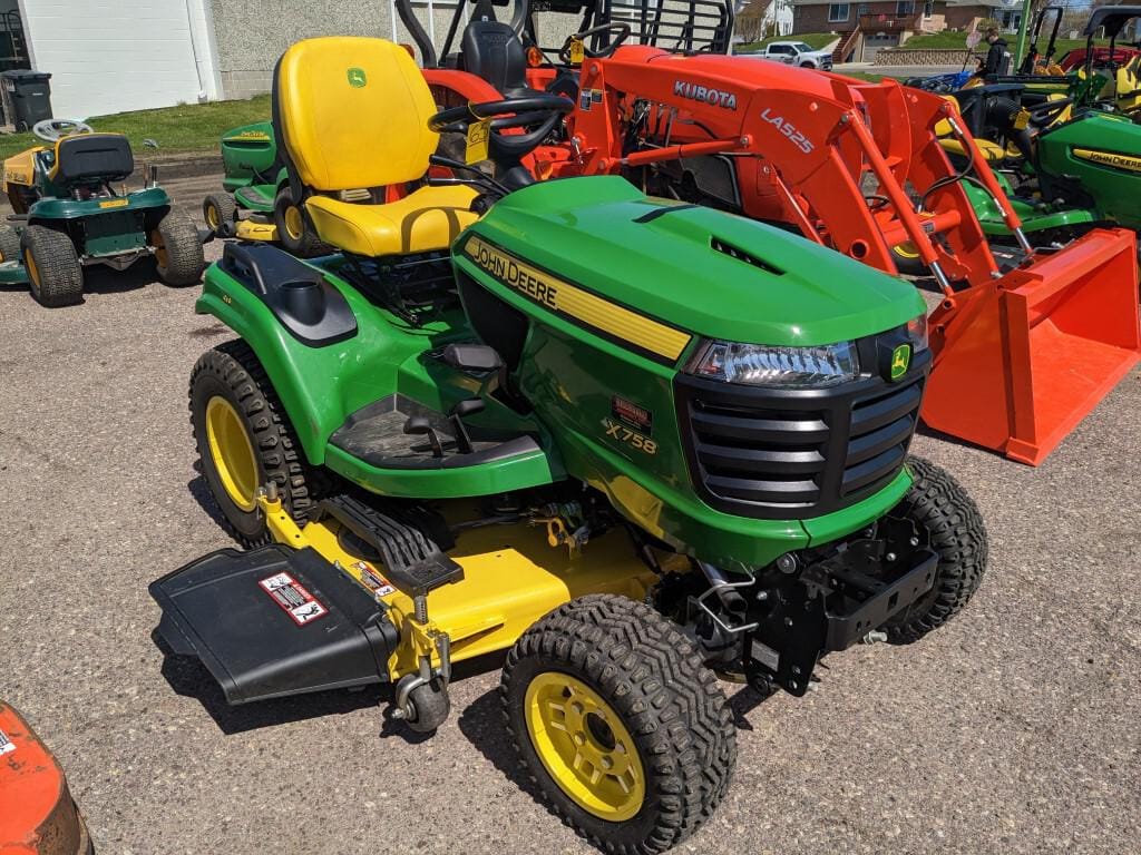 Main image John Deere X758