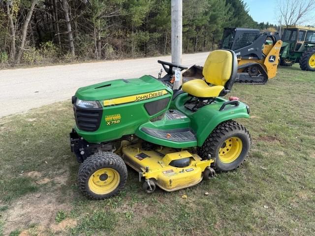 Image of John Deere X758 equipment image 3