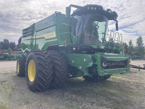 Image of John Deere X9 1100 equipment image 1