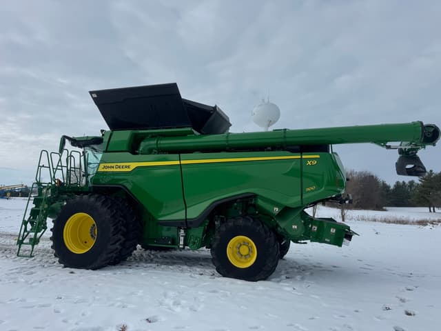 Image of John Deere X9 1100 equipment image 4