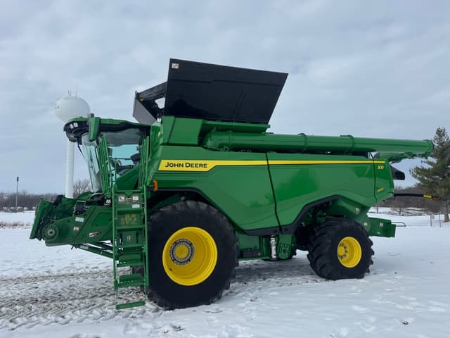 Image of John Deere X9 1100 equipment image 3