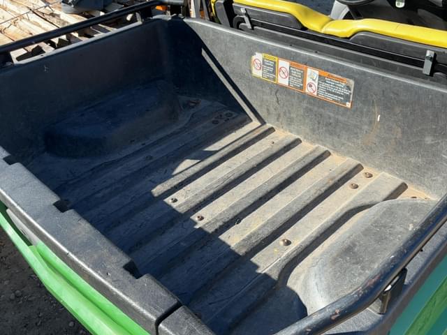 Image of John Deere Gator XUV 550 equipment image 3