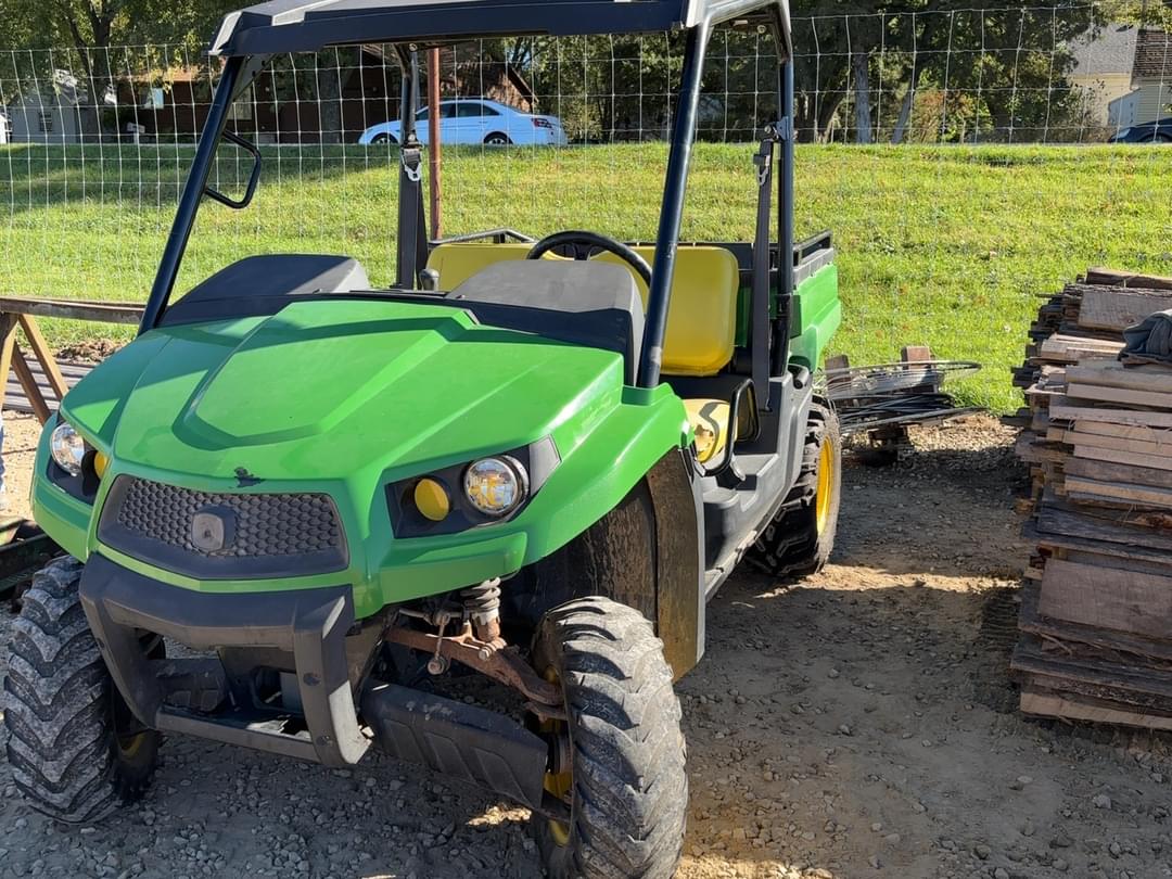 Image of John Deere Gator XUV 550 Primary image