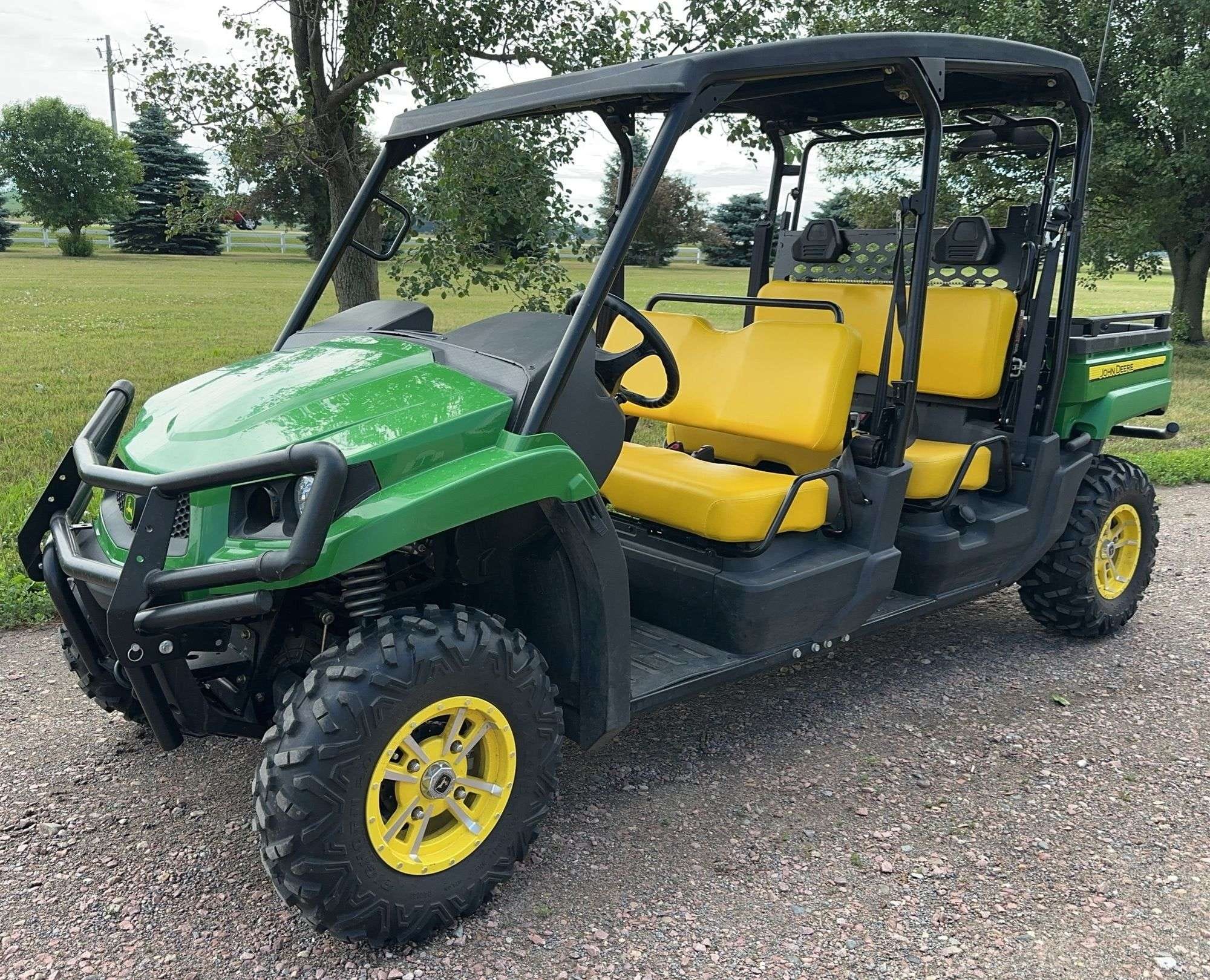 John Deere XUV 550 S4 Equipment Image0