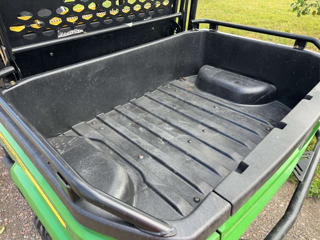 Image of John Deere XUV 550 S4 equipment image 4