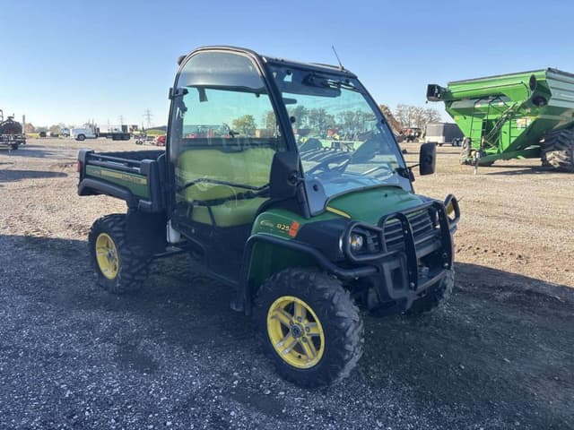 Image of John Deere Gator XUV 825i equipment image 4