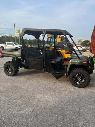 John Deere XUV 825M Equipment Image0