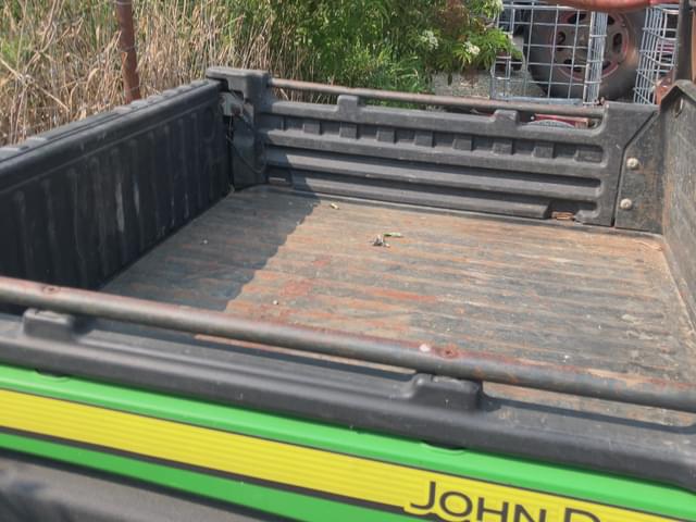 Image of John Deere Gator XUV 835E equipment image 2