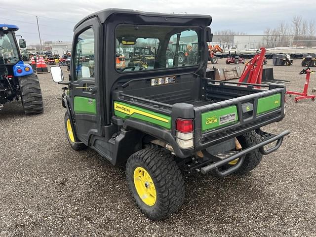 Image of John Deere XUV 835M equipment image 1