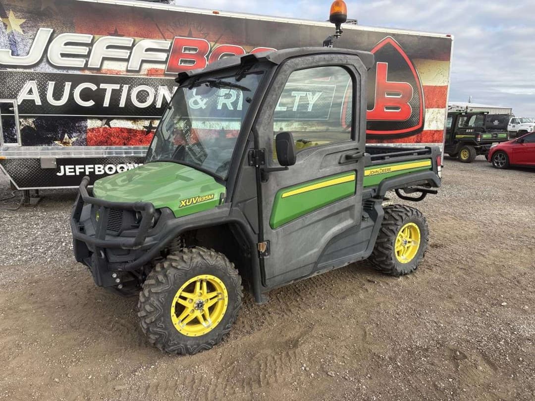 Image of John Deere XUV 835M Primary image
