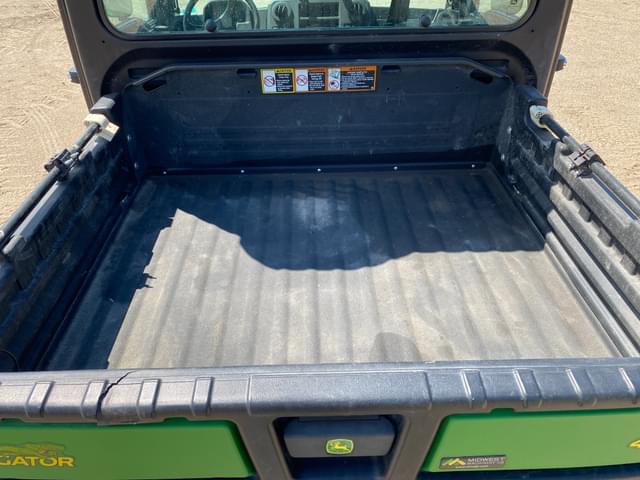 Image of John Deere XUV 835M equipment image 4