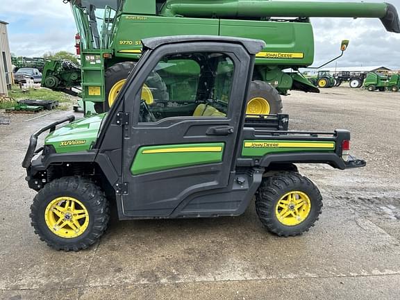 Image of John Deere XUV 835M equipment image 1