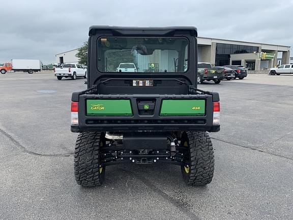 Image of John Deere XUV 835M equipment image 3