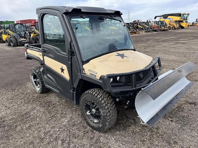 Image of John Deere XUV 835M equipment image 3