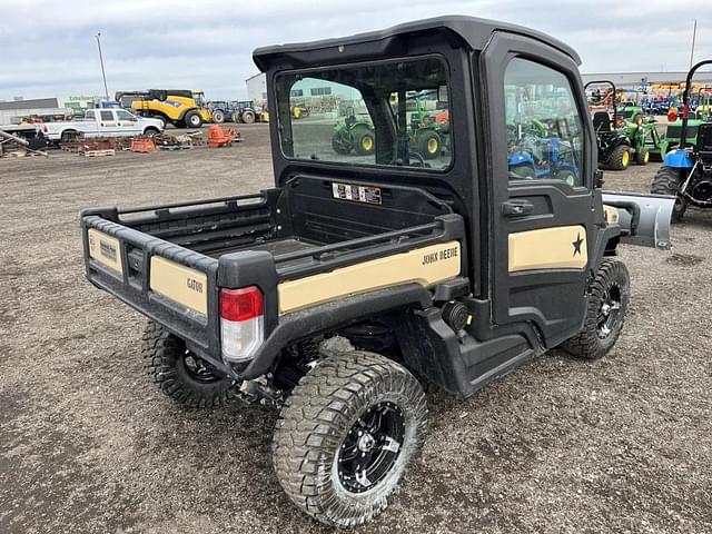 Image of John Deere XUV 835M equipment image 2