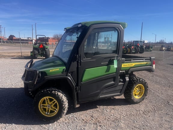 2021 John Deere XUV 835R Equipment Image0