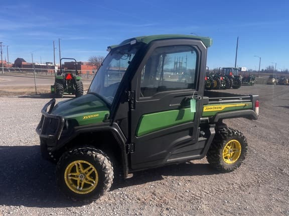 Image of John Deere XUV 835R Primary image