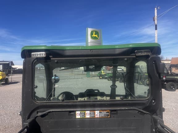 Image of John Deere XUV 835R equipment image 3