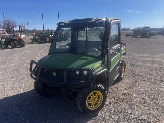 Image of John Deere XUV 835R equipment image 1